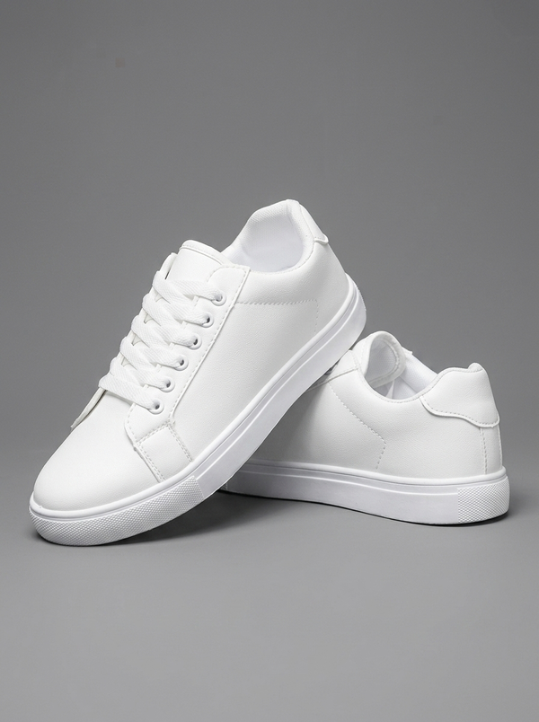 CLASSIC SNEAKERS™